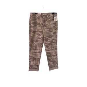 Seven7 weekend jean boyfriend style rolled cuff hem, Size 4 Color- cucumber camo